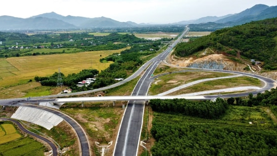 875.000 tỷ đồng đổ vào hạ tầng: Các siêu liên minh chia nhau bữa tiệc cao tốc lịch sử, một DN 