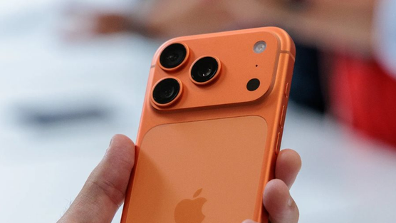 Chiếc điện thoại giá 2.000 USD: Nghệ thuật bán hàng đỉnh cao mang về hàng tỷ USD cho Apple