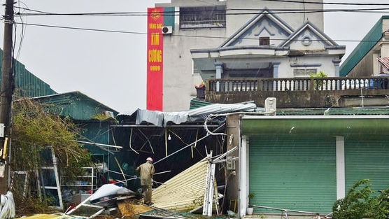 Thủ tướng chỉ đạo khẩn trương khắc phục hậu quả bão số 10 và mưa lũ