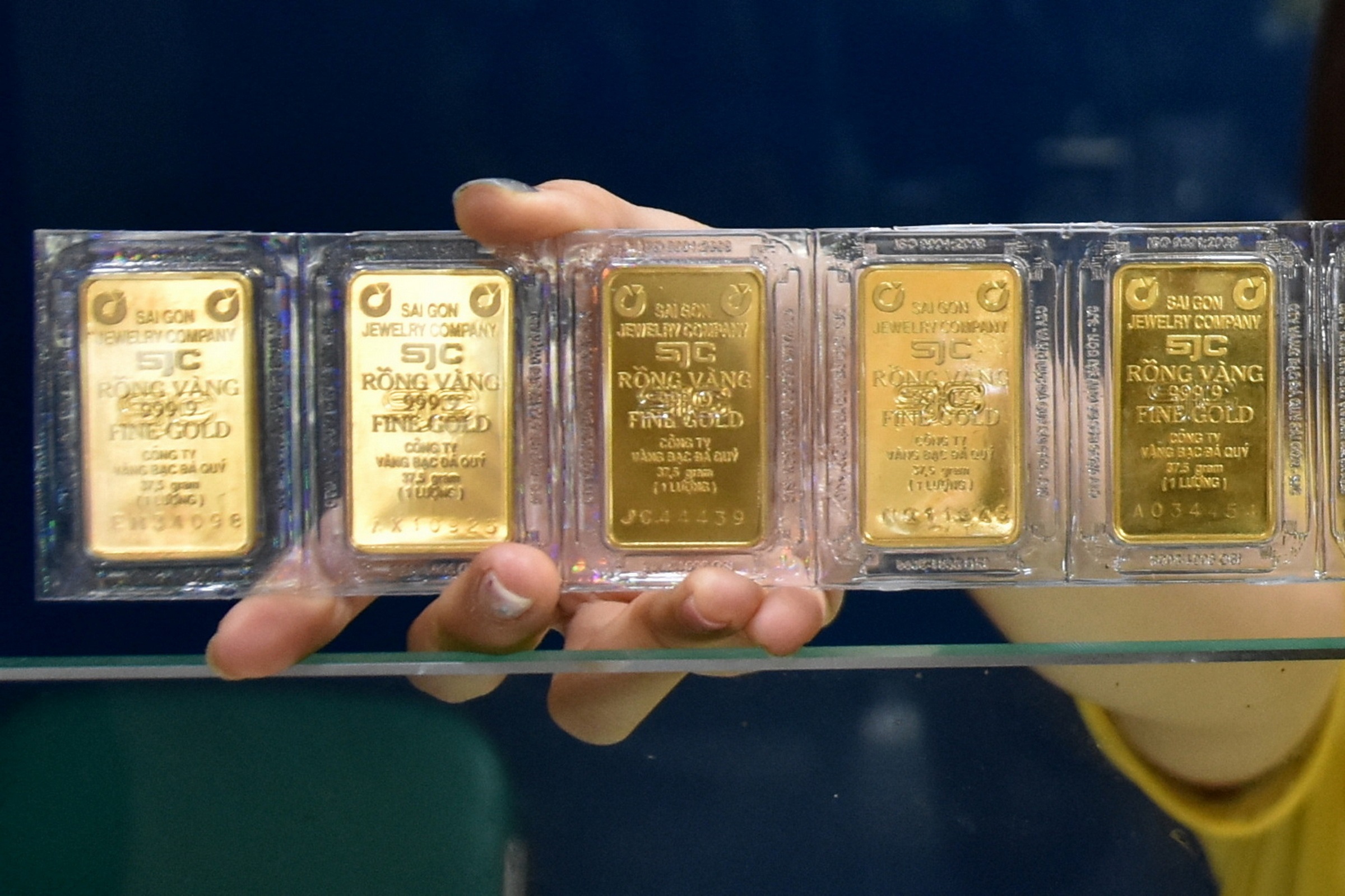 Vàng thế giới lập đỉnh, giá trong nước 133,4 triệu đồng/lượng