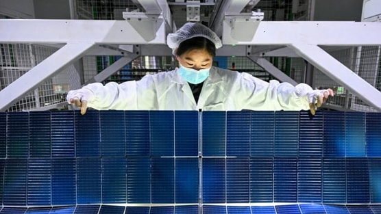Khủng hoảng ngành điện mặt trời tại Trung Quốc: Lỗ 40 tỷ USD, sa thải 87.000 lao động, chính phủ phải can thiệp