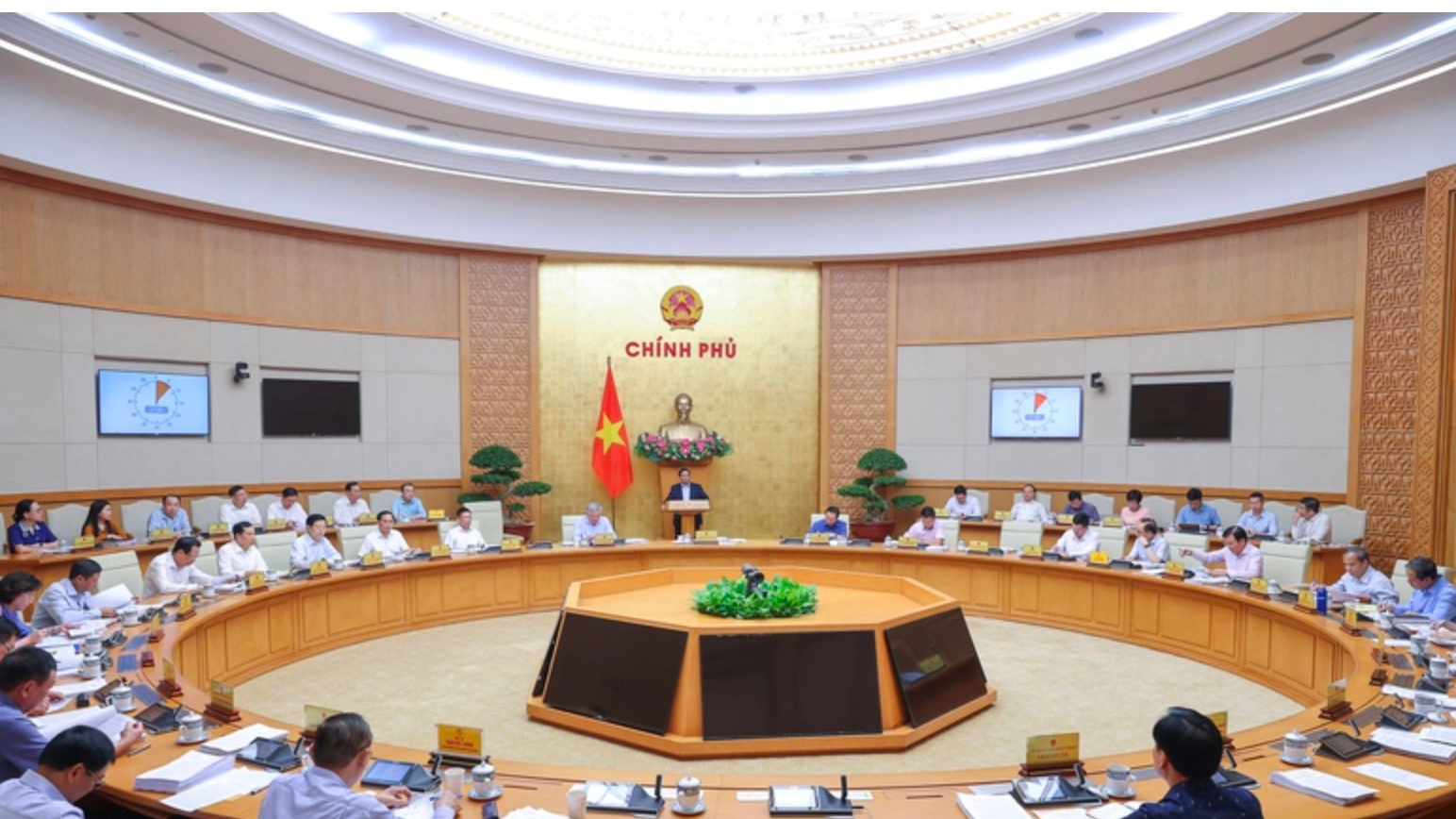 Thủ tướng yêu cầu siết chặt thị trường vàng, cảnh báo tình trang thao túng, găm hàng