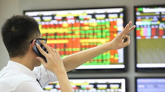 Vietcap dự báo VN-Index lên 2.033 điểm năm 2026, gọi tên loạt cổ phiếu có triển vọng tích cực