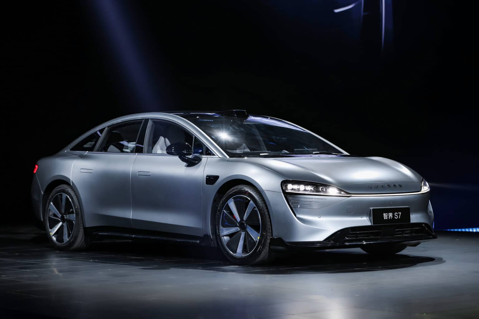 Siết ưu đãi ngành ô tô Trung Quốc, thị trường Việt Nam có trở thành “bến đỗ” mới?