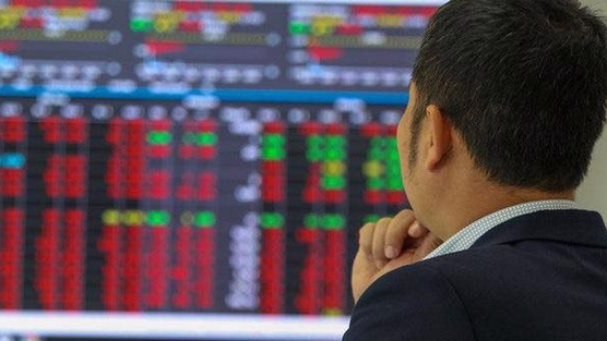 Một cổ phiếu dầu khí bất ngờ là tâm điểm 