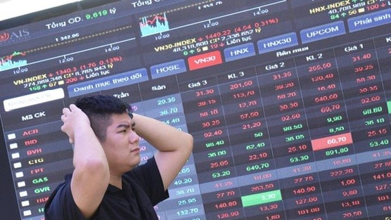 Một cổ phiếu chứng khoán khớp lệnh kỷ lục, hơn 7% công ty 