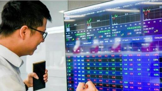 Chuyên gia: VN-Index lên đỉnh nhưng định giá vẫn “rẻ”, nhiều cổ phiếu vẫn còn cách xa đỉnh 2025