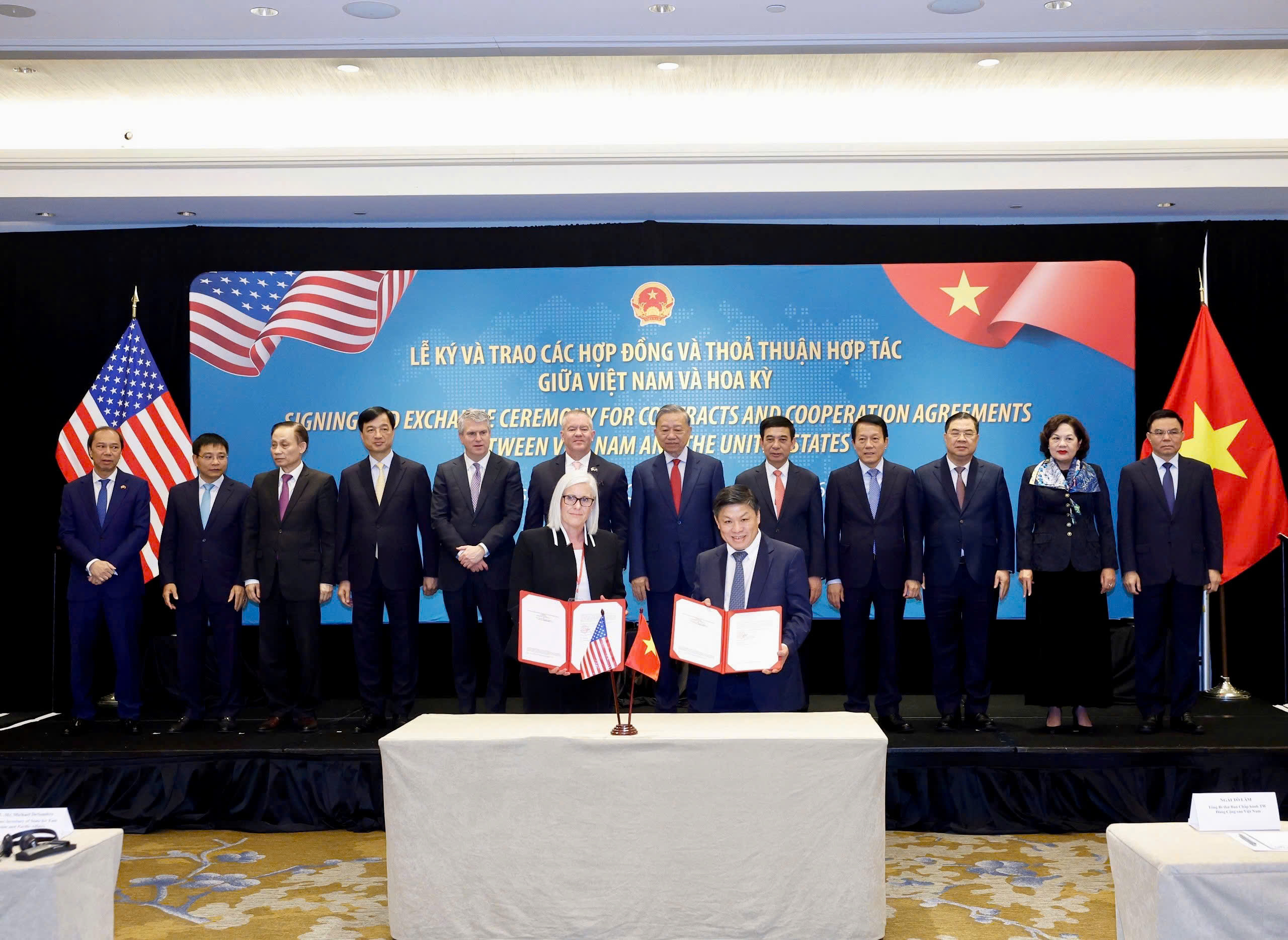 Tổng Bí thư Tô Lâm và đại diện lãnh đạo 2 nước chứng kiến Vietjet trao các thoả thuận trị giá 6,3 tỷ USD với các đối tác Mỹ