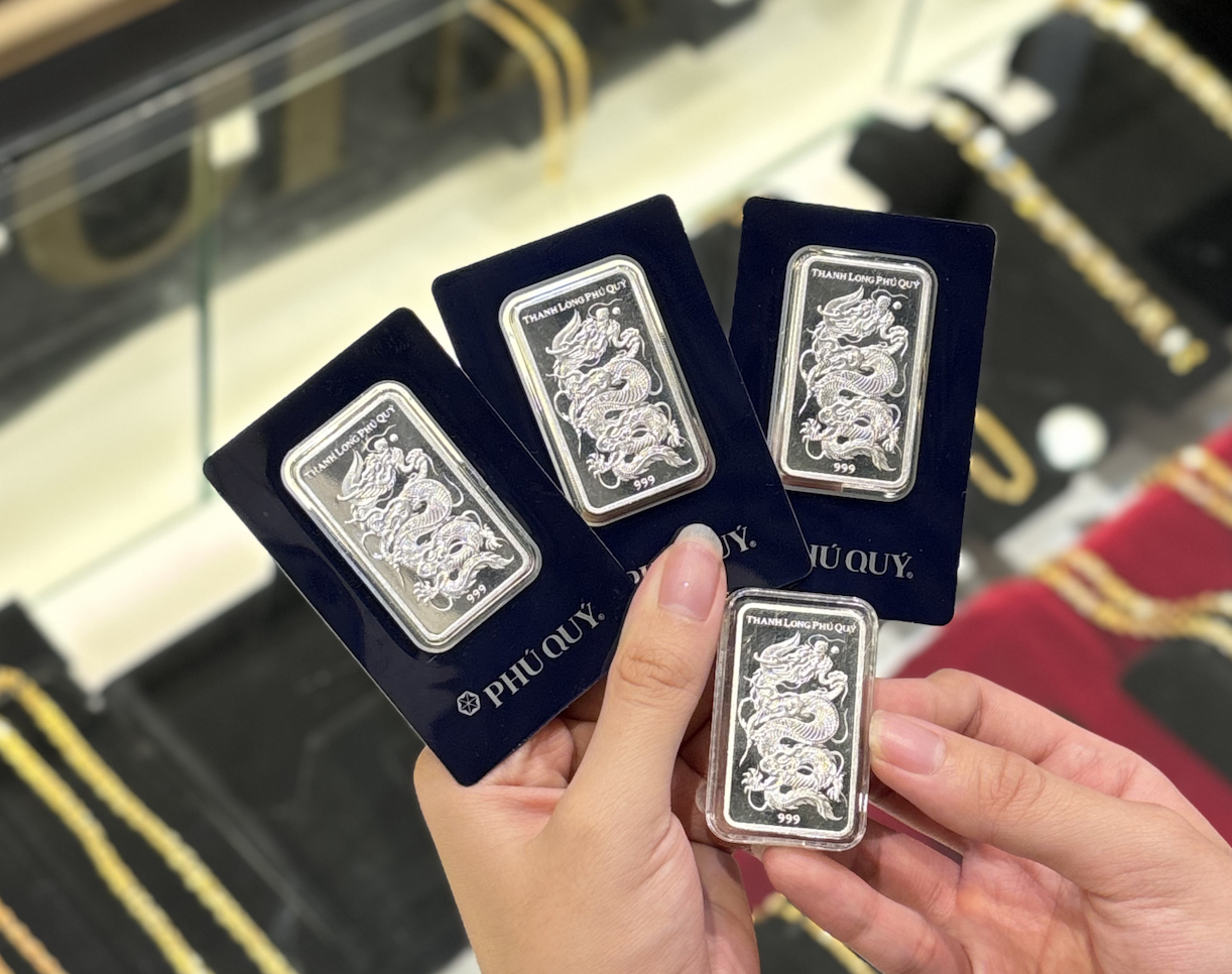 Giá bạc bật tăng mạnh, nhà đầu tư “hái trái ngọt” nhờ mua trung bình giá