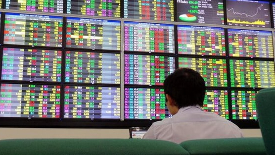 Nóng: UBCKNN rà soát tư cách công ty đại chúng, loạt doanh nghiệp tỷ USD PV GAS, BSR, ACV, BID,... vào 