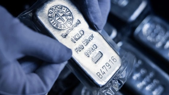 Quỹ bạc lớn nhất thế giới do BlackRock quản lý bán hơn 300 tấn bạc sau 4 ngày