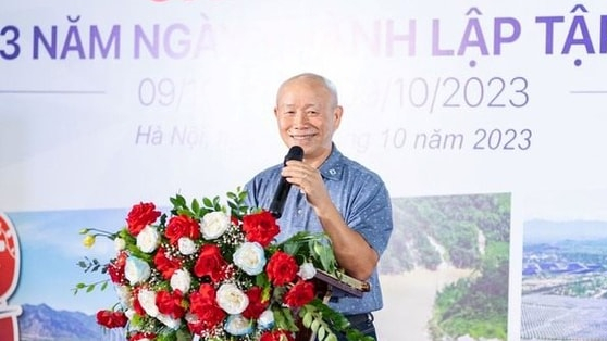 Vợ cựu Chủ tịch đăng ký mua 5 triệu cổ phiếu Tập đoàn Hà Đô, dự chi 140 tỷ đồng