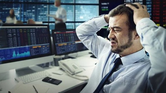 Khối ngoại thẳng tay bán ròng hơn 1.000 tỷ trong ngày VN-Index mất mốc 1.700 điểm, cổ phiếu nào bị 