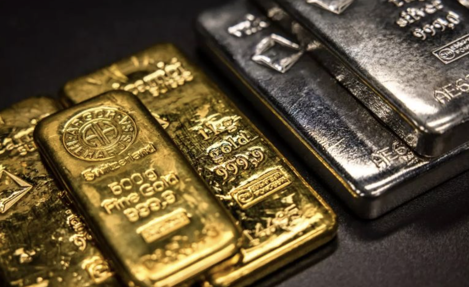 Fed không hạ lãi suất, thị trường tài chính đối mặt áp lực kép