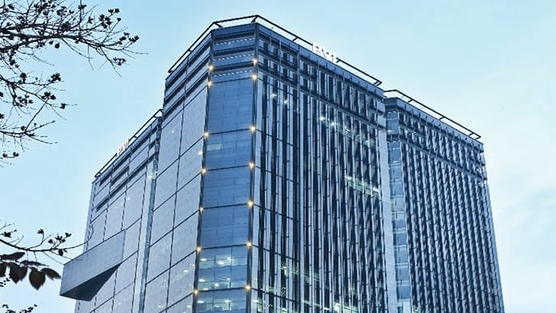 UBCKNN xử phạt 2 công ty “họ” dầu khí vì vi phạm công bố thông tin