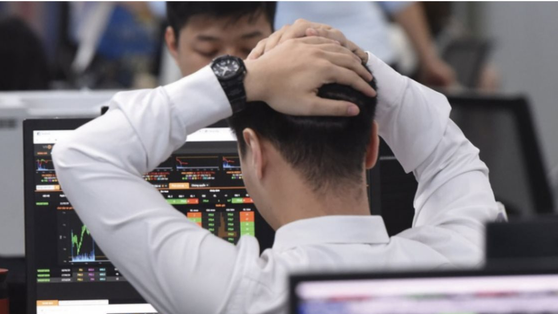 Kịch bản nào cho thị trường chứng khoán Việt Nam sau phiên bán tháo kỷ lục?