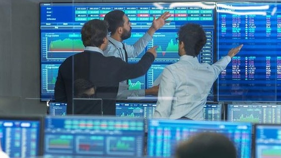 Nâng hạng thành công, vì sao khối ngoại vẫn bán ròng?