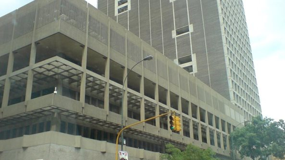 Mỹ bất ngờ nới lỏng trừng phạt quốc gia đang có hơn 300 tỷ thùng dầu