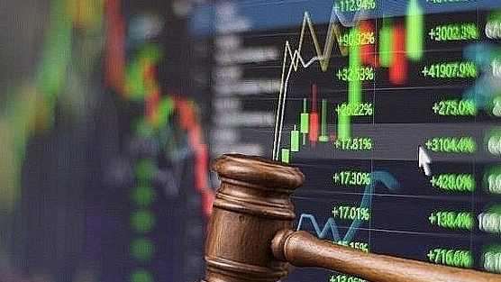 Loạt doanh nghiệp vừa bị UBCKNN xử phạt