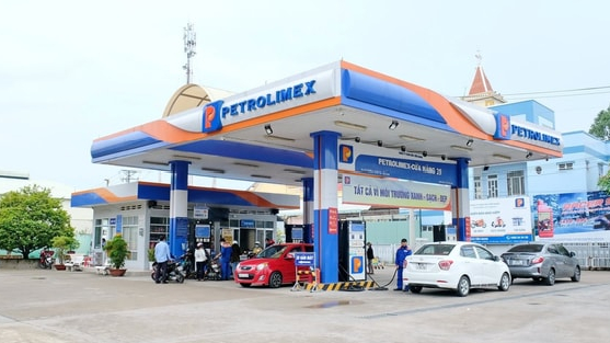 Cổ phiếu PLX “bốc hơi” gần 40% từ đỉnh: Cơ hội “bắt đáy” hay rủi ro vẫn còn phía trước?