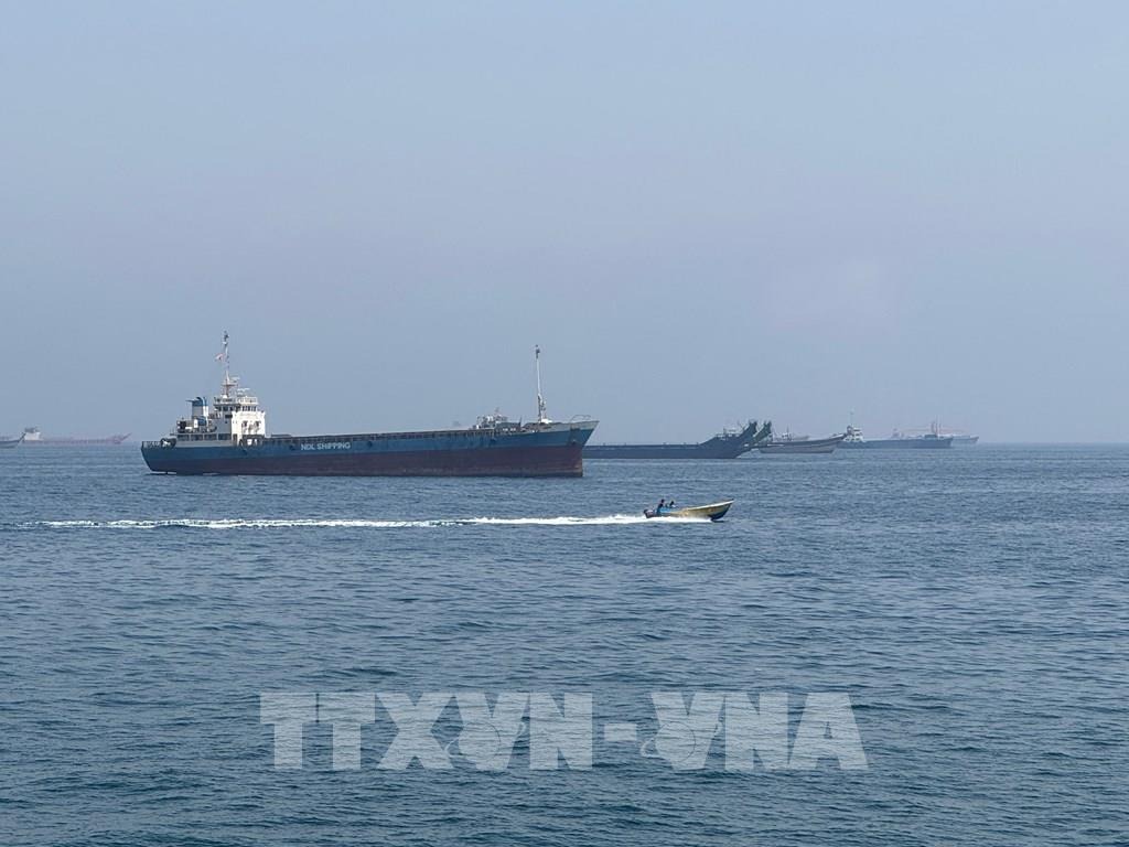 144838-lhq-lo-ngai-gian-doan-hang-hai-tai-eo-bien-hormuz-gay-he-luy-toan-cau.jpg
