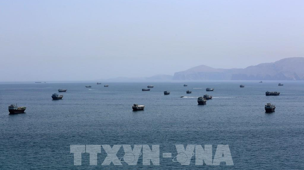 155458-oman-va-iran-hop-ban-ve-quan-ly-eo-bien-hormuz.jpg