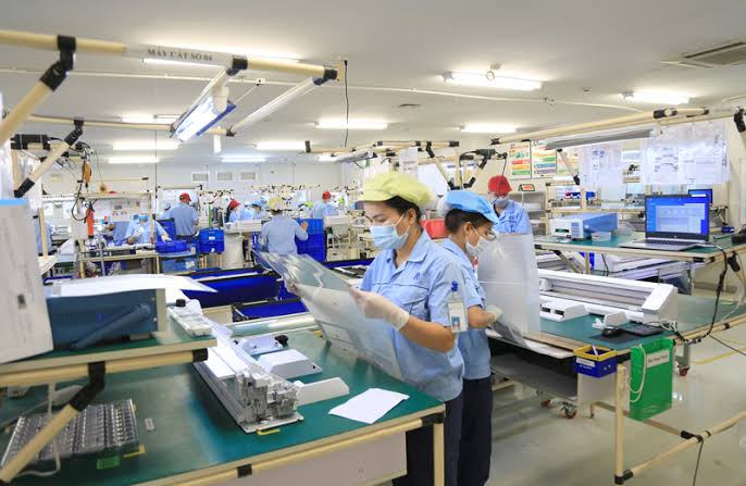   Gần 112.000 doanh nghiệp thành lập mới trong nửa đầu năm 2026