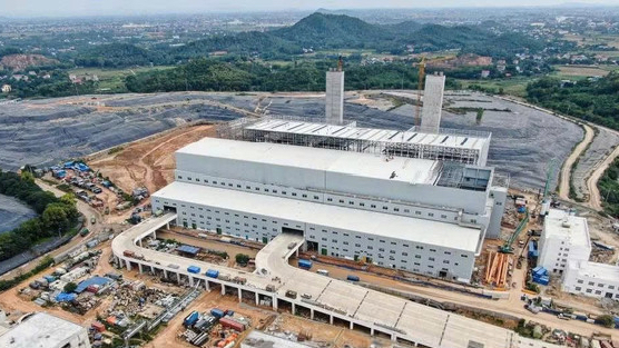 EVN dự kiến giá trần điện rác năm 2026 ở mức 2.378,39 đồng/kWh, thấp hơn 7,64% so với năm 2025