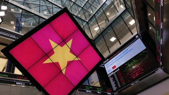 Vì sao nhiều tên tuổi quen mặt như MWG, TCB, REE...không được vào rổ nâng hạng của FTSE?