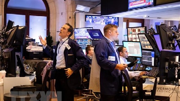 Chỉ số S&P 500 và Nasdaq đồng loạt giảm điểm do sức ép từ cổ phiếu công nghệ