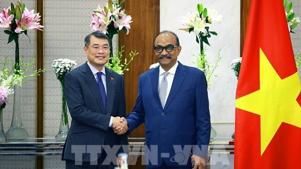 212058-thu-tuong-le-minh-hung-tiep-chu-tich-tap-doan-gmr-cua-an-do.jpg?md5=GX1iZvg6gtMXoIjkz_8bHg&expires=1789242291