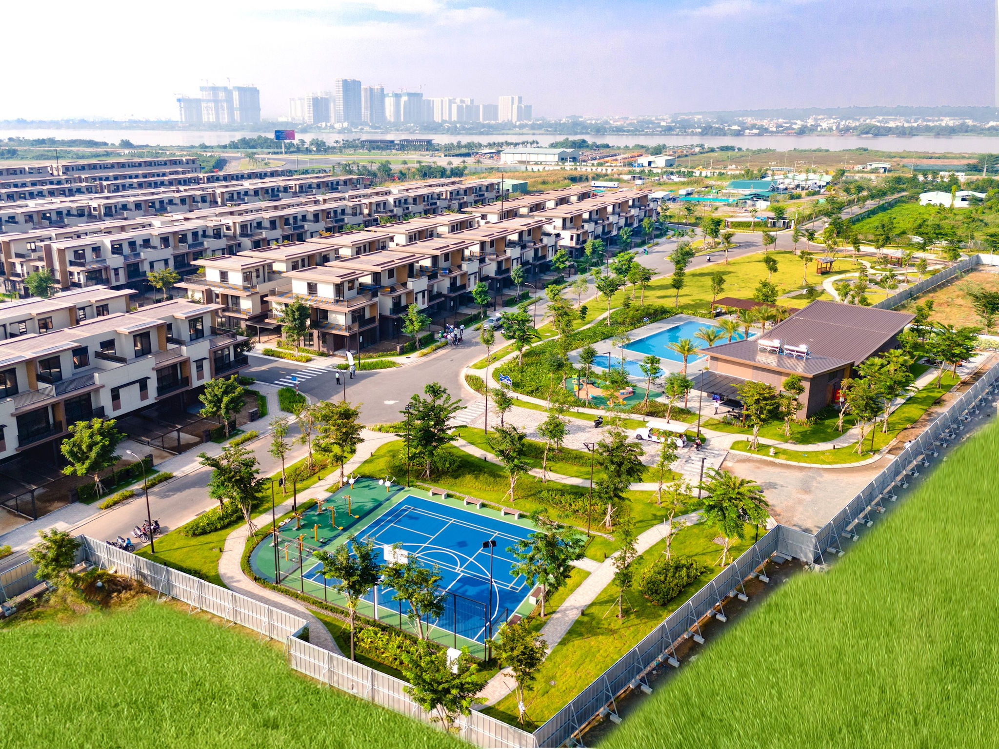 izumi-city.jpg?md5=P8fyJnniGpu8V3ctK3JpXw&expires=1789362314