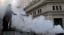 Chứng khoán Mỹ sụt mạnh trong tháng bởi loạt yếu tố bất lợi