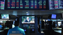 Dow Jones sụt 400 điểm, chứng khoán Mỹ khép lại tuần biến động mạnh