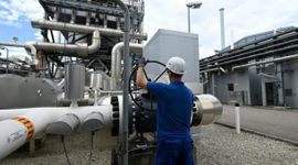 Giá dầu tăng vọt sau đồn đoán OPEC+ giảm sản lượng đến 2 triệu thùng/ngày