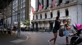 Dow Jones sụt hơn 600 điểm bởi kỳ vọng Fed vẫn mạnh tay nâng lãi suất