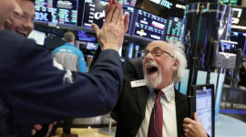 Chứng khoán Mỹ khép lại tuần tăng điểm mạnh nhất tính từ tháng 6