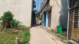 Nhà trong ngõ Hà Nội “hét” giá cao: Cầm 4 tỷ chật vật tìm nhà 30m2