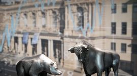Dow Jones vọt tăng hơn 700 điểm sau tuyên bố của chủ tịch Fed