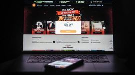 Giảm đến 90% giá hàng hóa, các ứng dụng mua sắm Trung Quốc thách thức Amazon ngay ở sân nhà