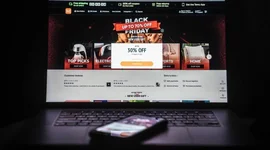 Giảm đến 90% giá hàng hóa, các ứng dụng mua sắm Trung Quốc thách thức Amazon ngay ở sân nhà