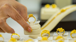 Giá vàng SJC mất mốc 67 triệu đồng/lượng