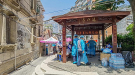 Chứng khoán Trung Quốc đồng loạt tăng điểm mạnh vì thông tin nới kiểm soát COVID-19