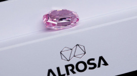 Kim cương Nga lặng lẽ "chảy" trở lại thị trường thế giới