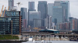 S&P: Anh đã rơi vào giai đoạn suy thoái kéo dài bốn quý