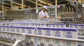 Lợi nhuận sau thuế năm 2022 của Vinamilk lùi về mức thấp nhất 7 năm