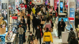 Wall Street Journal: Lạm phát cao khiến nhiều người Mỹ nghèo đi