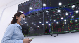 Hiệu ứng hạ lãi suất vẫn có độ trễ, VN-Index đi ngang phiên thứ 9 liên tiếp