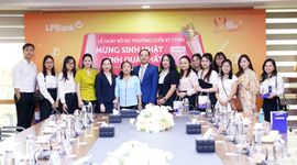 LPBank trao hơn 2,5 tỷ đồng quà tặng cho khách hàng may mắn