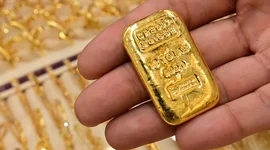 Tiếp tục bị bán, vàng rớt giá xuống ngưỡng thấp mới